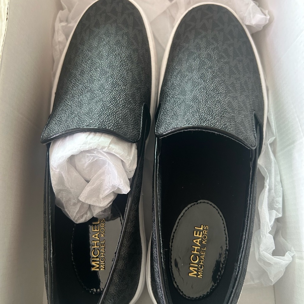 MICHAEL Michael Kors KEATON SLIP ON